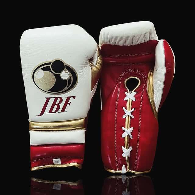 Grant Boxing Gloves White/Red/Gold