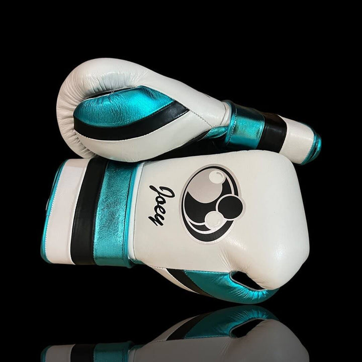 Grant Boxing Gloves White/Black/Blue