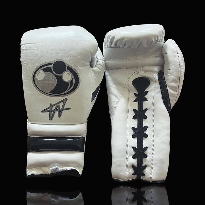 Grant Boxing Gloves White/Black