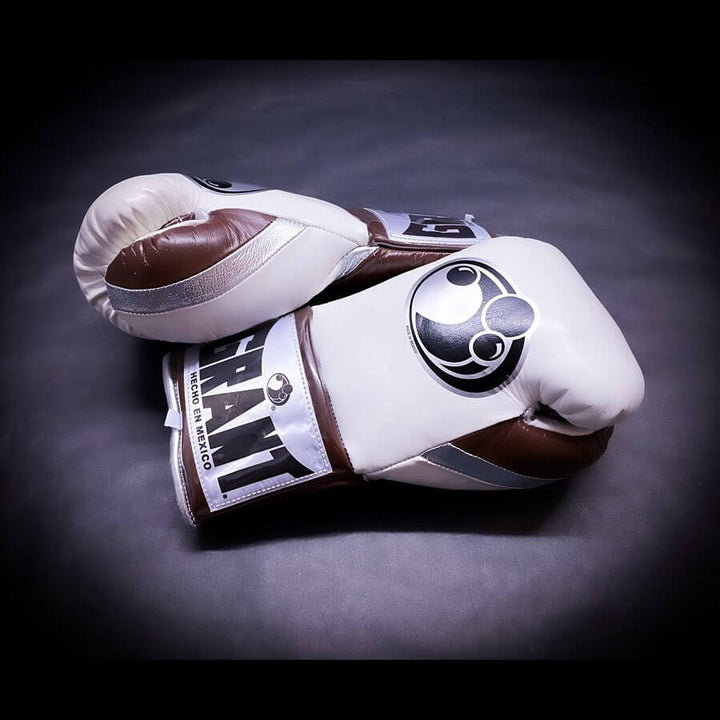 Grant Boxing Gloves White/Brown/Silver