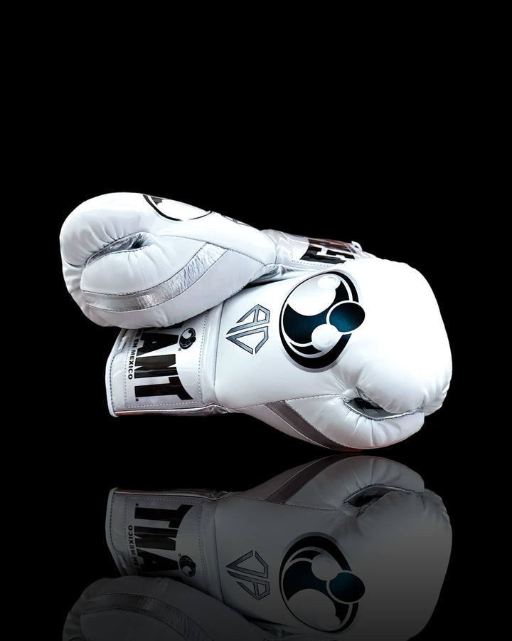 Grant Boxing Gloves White/Silver