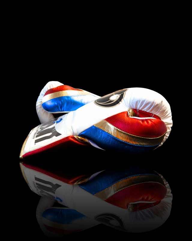 Grant Boxing Gloves White/Blue/Red/Gold